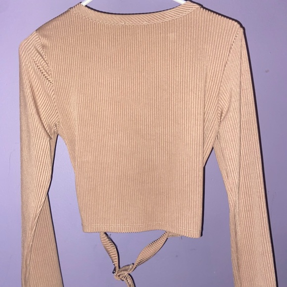 Poster girl long sleeve crop top with buckle and zipper - Picture 2 of 4